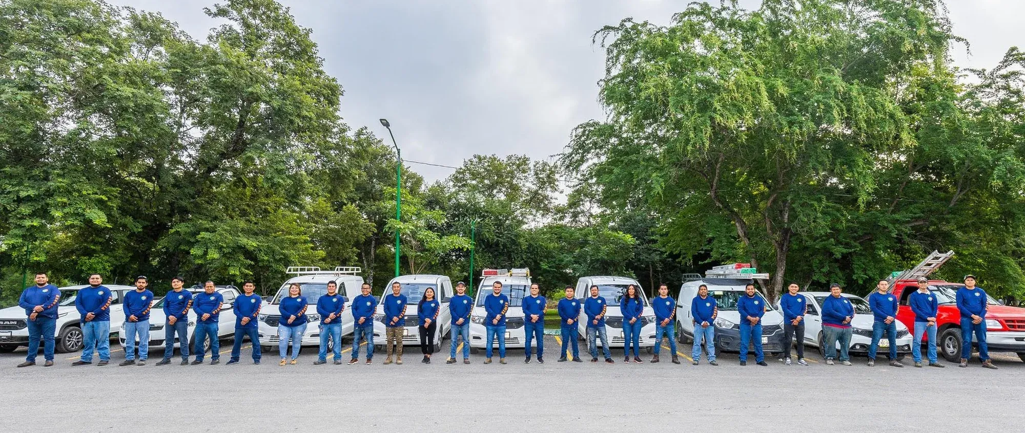 Equipo de técnicos de Multiservicios REAVZA